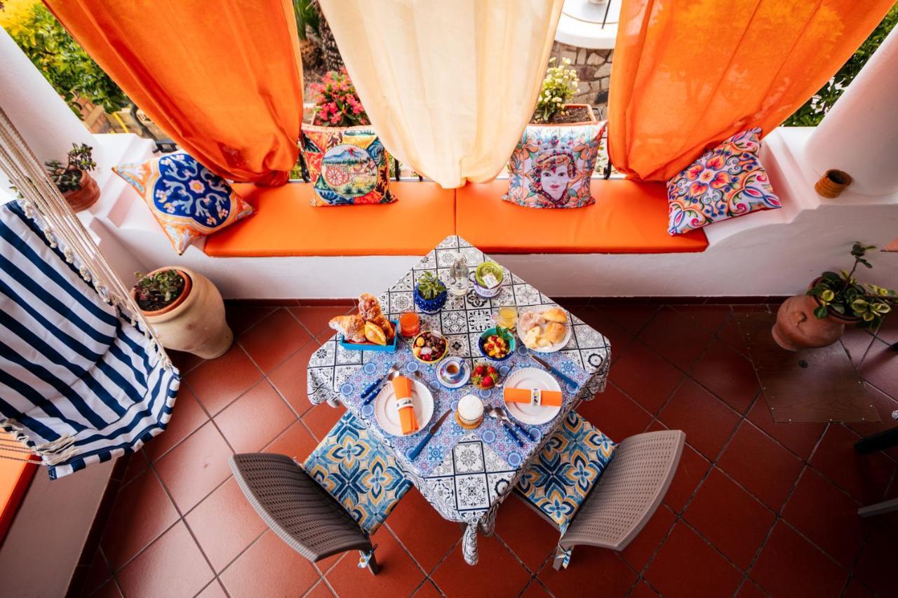 Lauricella Bed And Breakfast Lipari  Exteriör bild