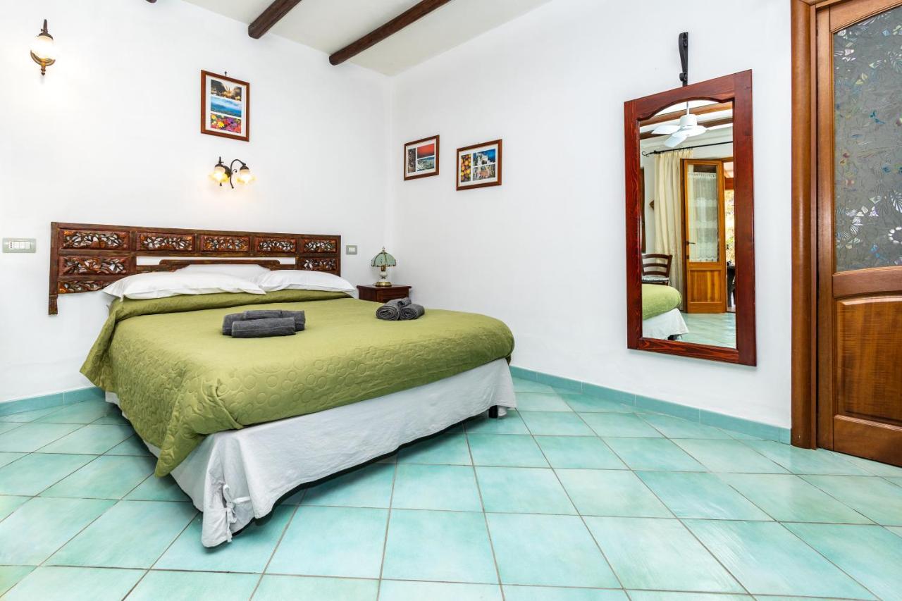 Lauricella Bed And Breakfast Lipari  Exteriör bild