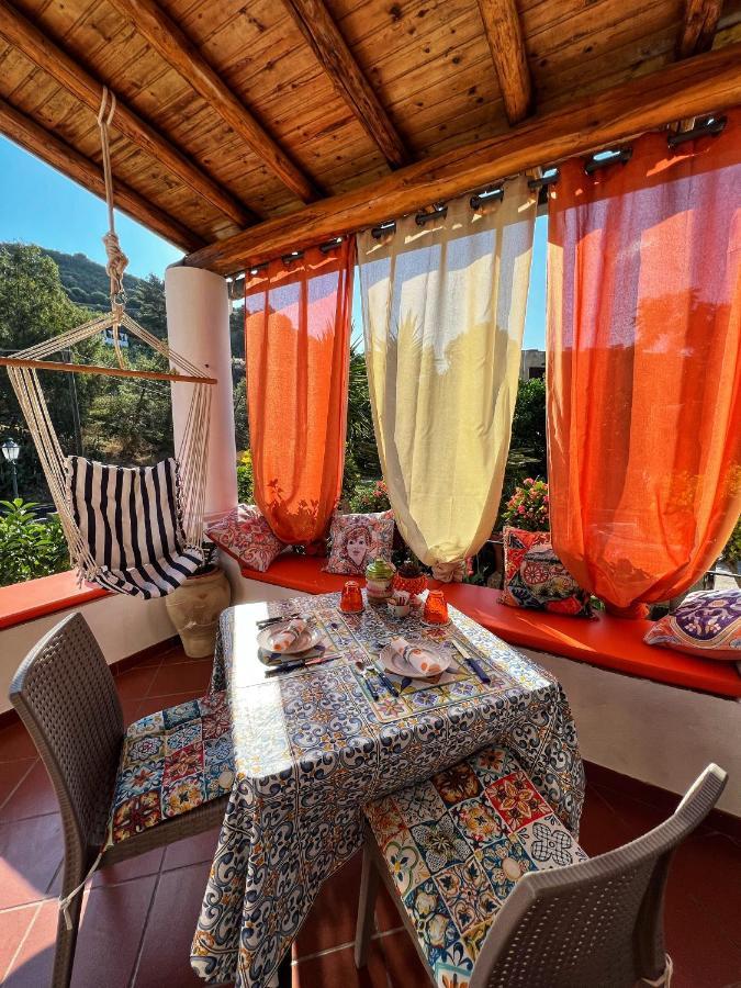 Lauricella Bed And Breakfast Lipari  Exteriör bild