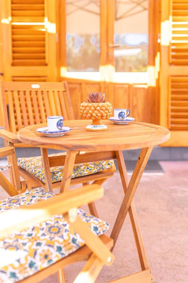 Lauricella Bed And Breakfast Lipari  Exteriör bild