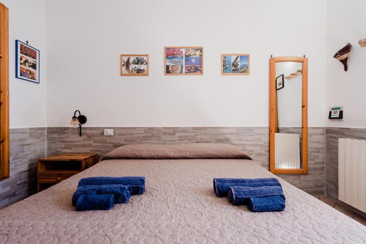 Lauricella Bed And Breakfast Lipari  Exteriör bild